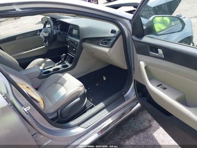 2017 Hyundai Sonata Sport მანქანა იყიდება აუქციონზე, vin: 5NPE34AF3HH567681, აუქციონის ნომერი: 44759460