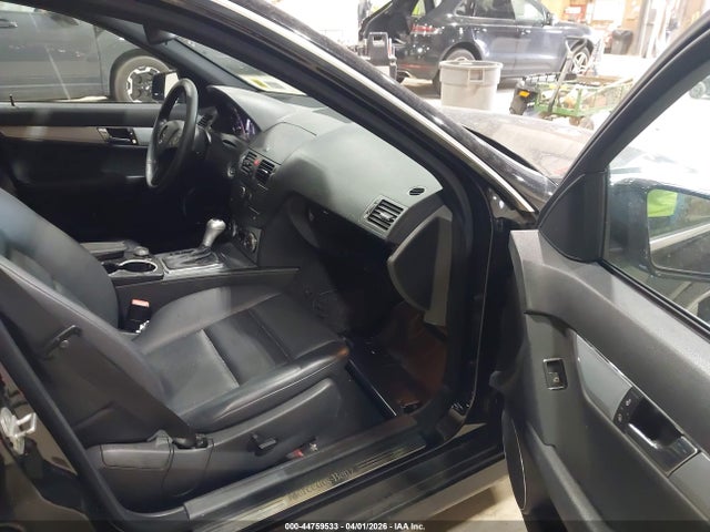 2010 Mercedes-benz C 300 Sport 4matic მანქანა იყიდება აუქციონზე, vin: WDDGF8BB1AF478846, აუქციონის ნომერი: 44759533