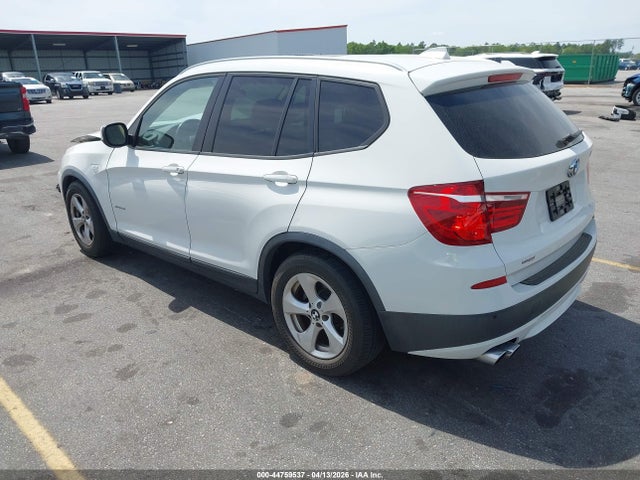2011 BMW X3 5UXWX5C5XBL708671 Photo 2