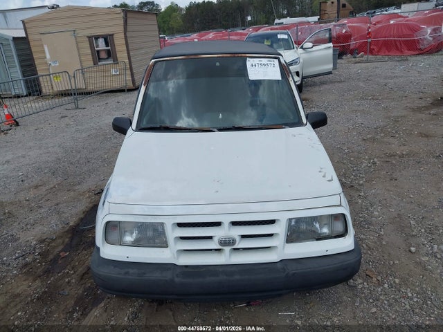 44759572 :رقم المزاد ، 2CNBJ1862T6944040 vin ، 1996 Geo Tracker مزاد بيع