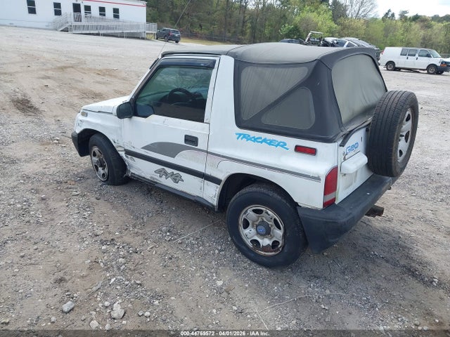 44759572 :رقم المزاد ، 2CNBJ1862T6944040 vin ، 1996 Geo Tracker مزاد بيع