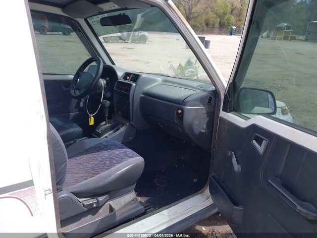 44759572 :رقم المزاد ، 2CNBJ1862T6944040 vin ، 1996 Geo Tracker مزاد بيع