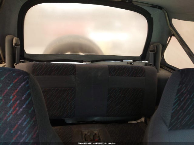 44759572 :رقم المزاد ، 2CNBJ1862T6944040 vin ، 1996 Geo Tracker مزاد بيع