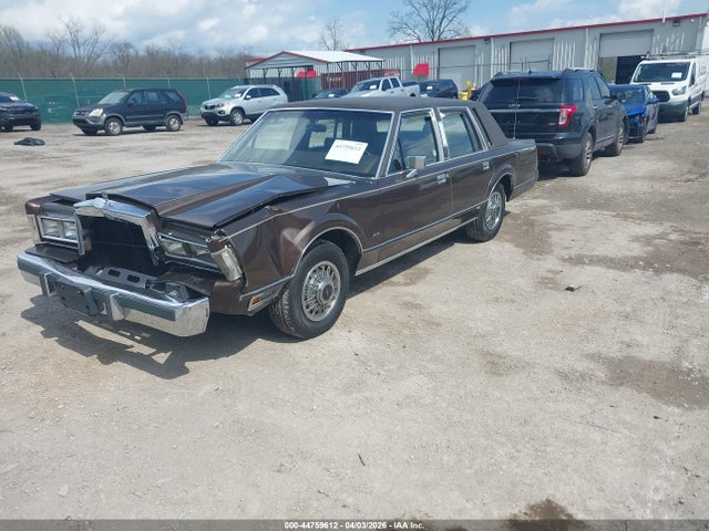 1985 Lincoln Town Car მანქანა იყიდება აუქციონზე, vin: 1LNBP96F9FY636619, აუქციონის ნომერი: 44759612