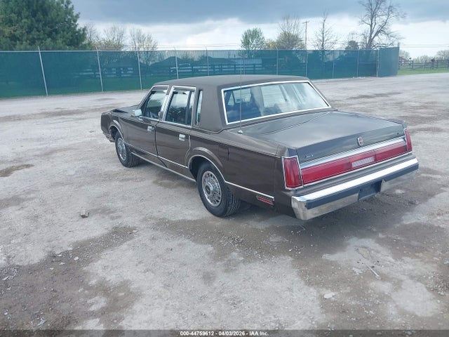 1985 Lincoln Town Car მანქანა იყიდება აუქციონზე, vin: 1LNBP96F9FY636619, აუქციონის ნომერი: 44759612