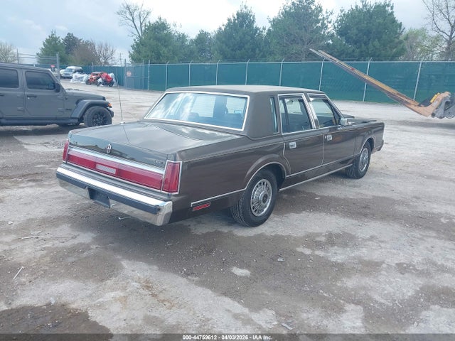 1985 Lincoln Town Car მანქანა იყიდება აუქციონზე, vin: 1LNBP96F9FY636619, აუქციონის ნომერი: 44759612