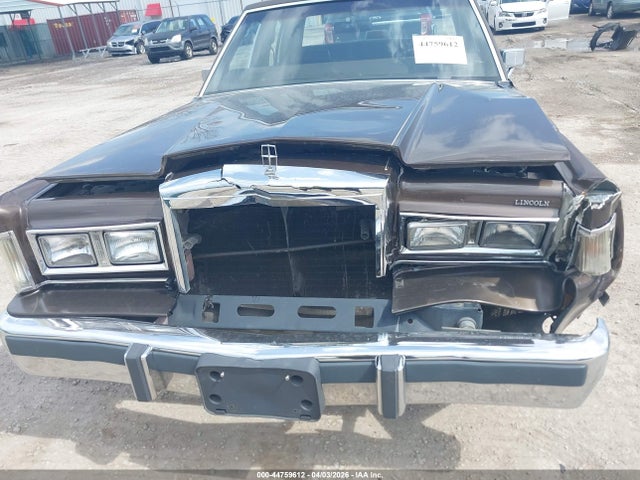 1985 Lincoln Town Car მანქანა იყიდება აუქციონზე, vin: 1LNBP96F9FY636619, აუქციონის ნომერი: 44759612
