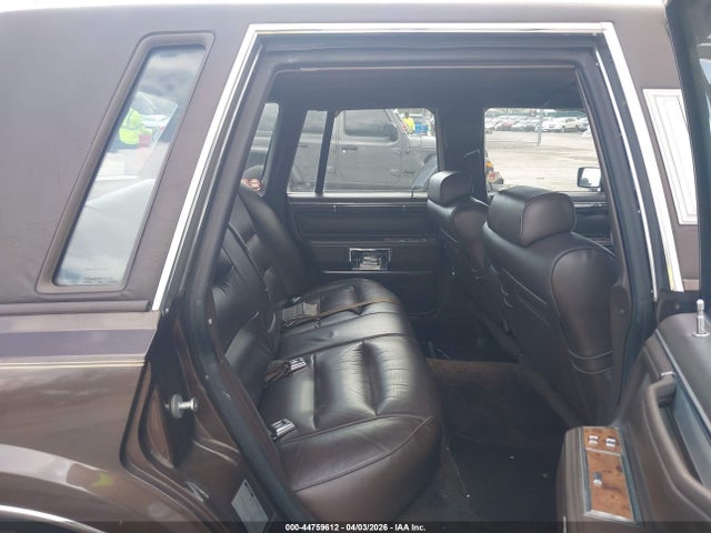 1985 Lincoln Town Car მანქანა იყიდება აუქციონზე, vin: 1LNBP96F9FY636619, აუქციონის ნომერი: 44759612