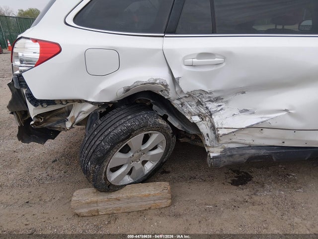 44759638 :رقم المزاد ، 4S4BRBCC2B3357337 vin ، 2011 Subaru Outback 2.5i Premium مزاد بيع