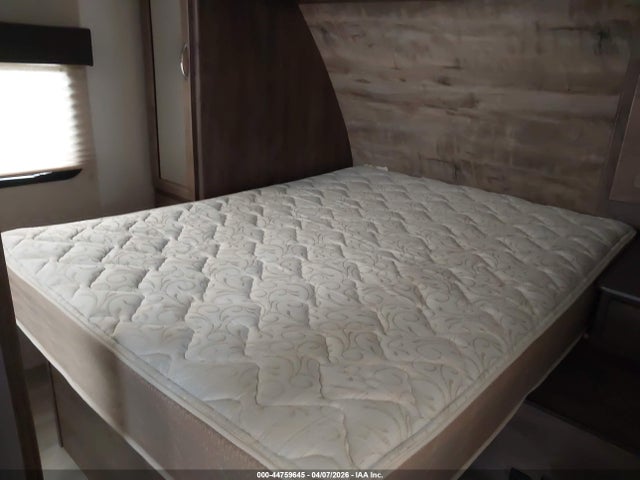 2019 Coleman Travel Trailer მანქანა იყიდება აუქციონზე, vin: 4YDT25127KM931964, აუქციონის ნომერი: 44759645