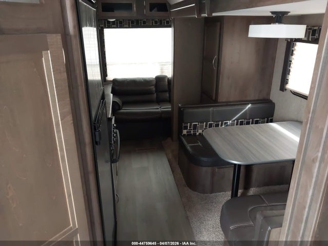 2019 Coleman Travel Trailer მანქანა იყიდება აუქციონზე, vin: 4YDT25127KM931964, აუქციონის ნომერი: 44759645