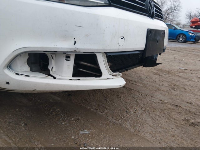 2013 Volkswagen Jetta 2.5l Se მანქანა იყიდება აუქციონზე, vin: 3VWDP7AJ2DM244312, აუქციონის ნომერი: 44759655