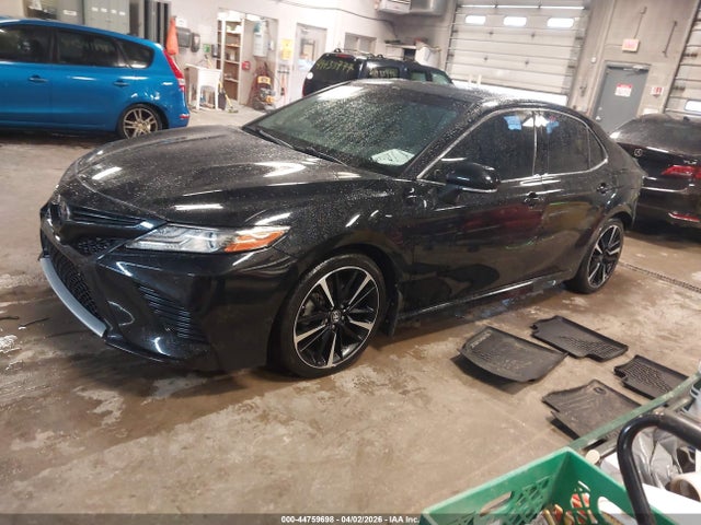 44759698 :رقم المزاد ، 4T1B61HK6JU525363 vin ، 2018 Toyota Camry Xse مزاد بيع
