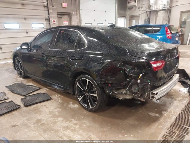 44759698 :رقم المزاد ، 4T1B61HK6JU525363 vin ، 2018 Toyota Camry Xse مزاد بيع