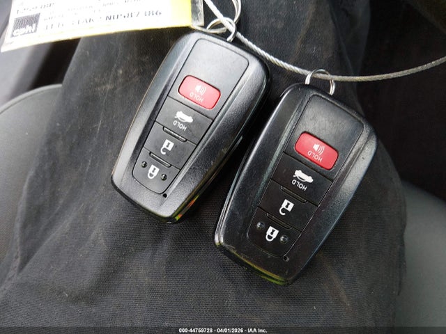 44759728 :رقم المزاد ، 4T1C31AK2NU587386 vin ، 2022 Toyota Camry Le Hybrid مزاد بيع