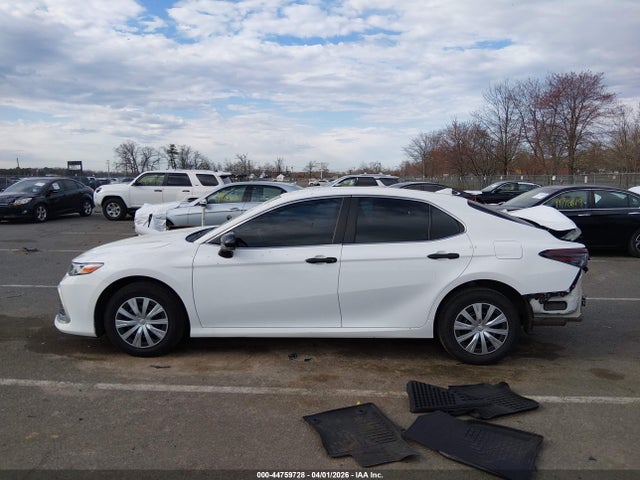 44759728 :رقم المزاد ، 4T1C31AK2NU587386 vin ، 2022 Toyota Camry Le Hybrid مزاد بيع