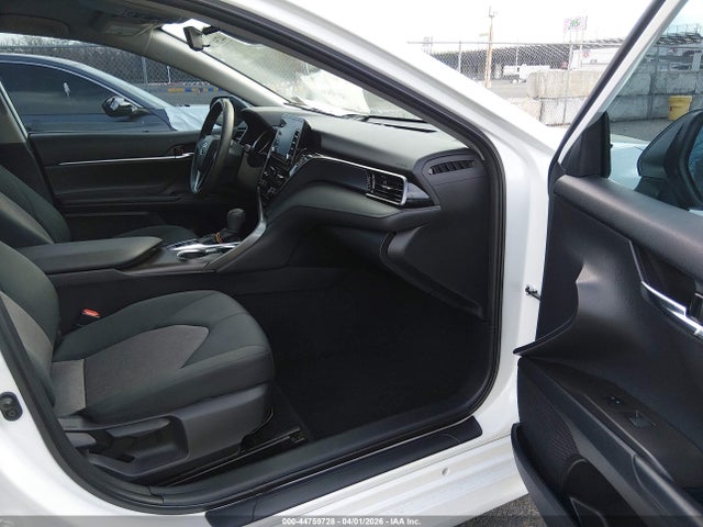 44759728 :رقم المزاد ، 4T1C31AK2NU587386 vin ، 2022 Toyota Camry Le Hybrid مزاد بيع