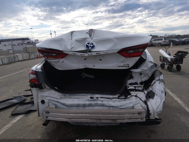 44759728 :رقم المزاد ، 4T1C31AK2NU587386 vin ، 2022 Toyota Camry Le Hybrid مزاد بيع