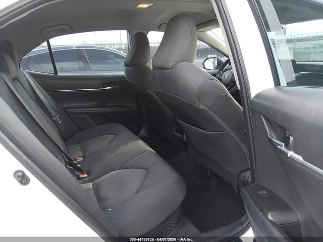 44759728 :رقم المزاد ، 4T1C31AK2NU587386 vin ، 2022 Toyota Camry Le Hybrid مزاد بيع