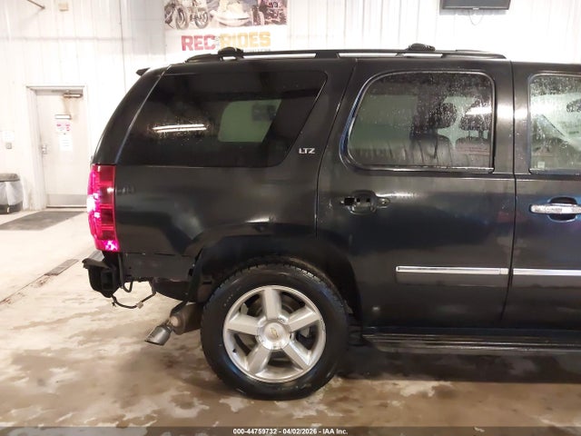 44759732 :رقم المزاد ، 1GNSCCE09BR323124 vin ، 2011 Chevrolet Tahoe Ltz مزاد بيع
