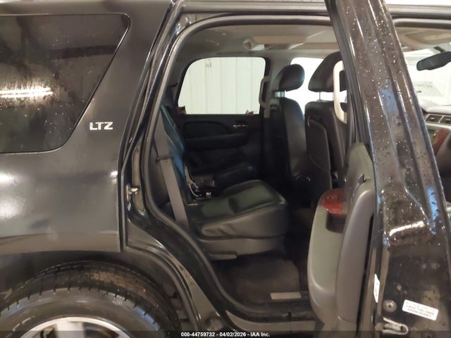 44759732 :رقم المزاد ، 1GNSCCE09BR323124 vin ، 2011 Chevrolet Tahoe Ltz مزاد بيع