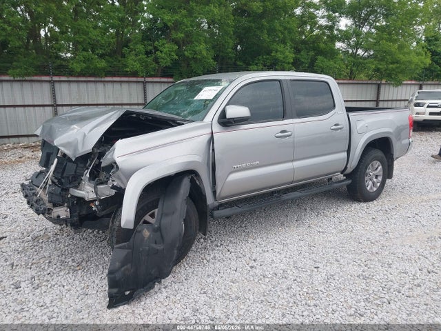 2017 Toyota Tacoma Sr5 V6 მანქანა იყიდება აუქციონზე, vin: 5TFCZ5AN6HX070874, აუქციონის ნომერი: 44759746