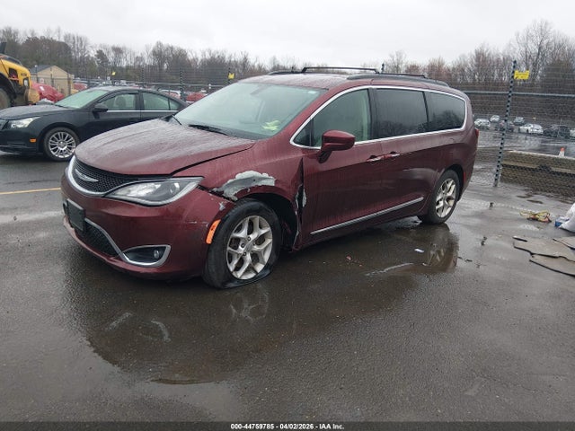 Продажа на аукционе авто 2017 Chrysler Pacifica Touring-l, vin: 2C4RC1BG1HR510728, номер лота: 44759785