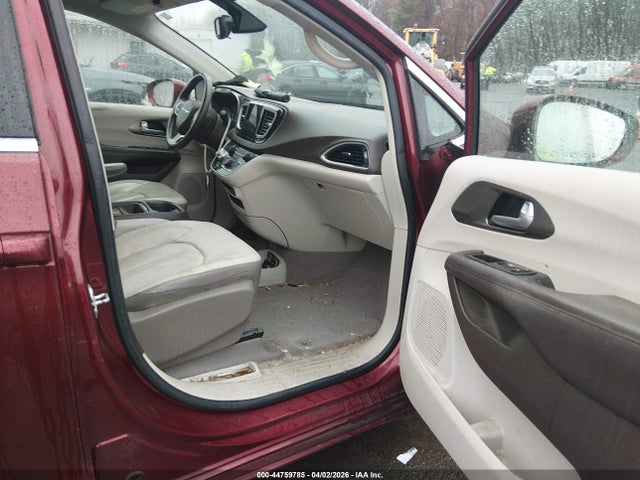 Продажа на аукционе авто 2017 Chrysler Pacifica Touring-l, vin: 2C4RC1BG1HR510728, номер лота: 44759785