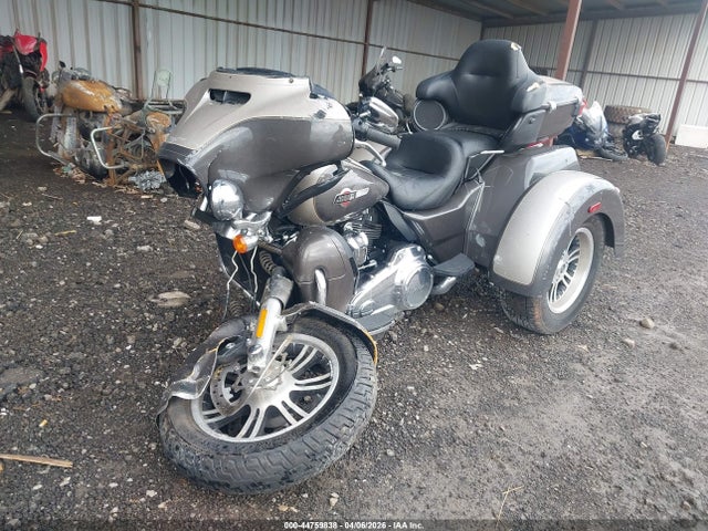 Harley-Davidson FLHTCUTG 2023 1HD1MAF1XPB855137 Image 2