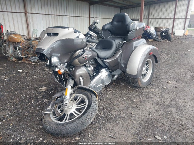 Harley-Davidson FLHTCUTG 2023 1HD1MAF1XPB855137 Image 13