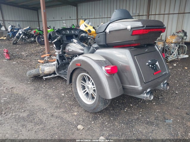Harley-Davidson FLHTCUTG 2023 1HD1MAF1XPB855137 Image 3