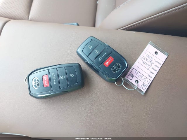 2025 Toyota Crown Signia Xle მანქანა იყიდება აუქციონზე, vin: JTDACAAJ2S3032409, აუქციონის ნომერი: 44759848