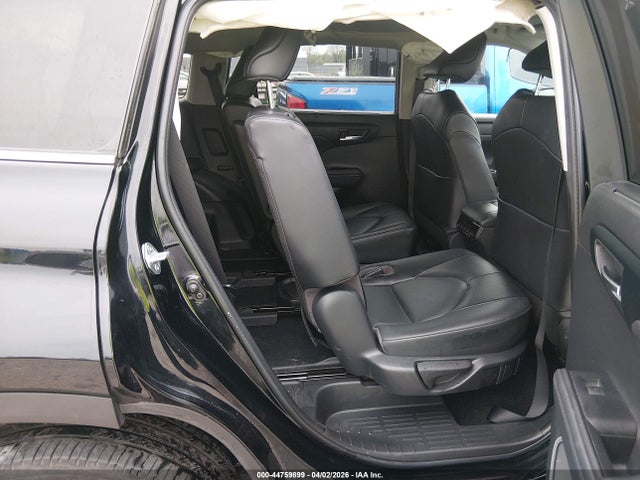 Продажа на аукционе авто 2022 Toyota Highlander Xle, vin: 5TDGZRBH0NS586148, номер лота: 44759899