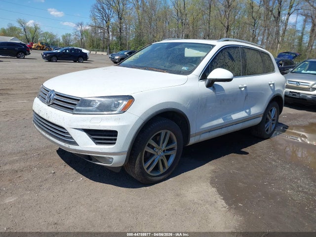 2016 VOLKSWAGEN TOUAREG WVGEF9BP9GD010415 Photo 1
