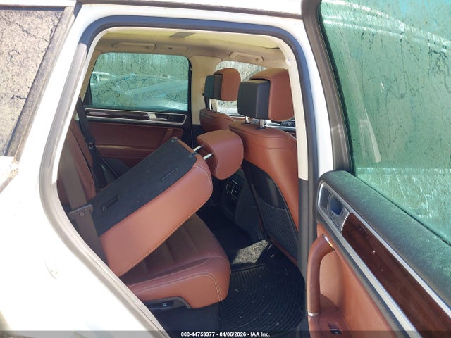 2016 VOLKSWAGEN TOUAREG WVGEF9BP9GD010415 Photo 7