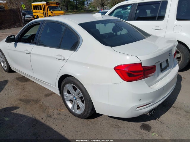 2018 BMW 330I WBA8D9C52JA607514 Photo 2
