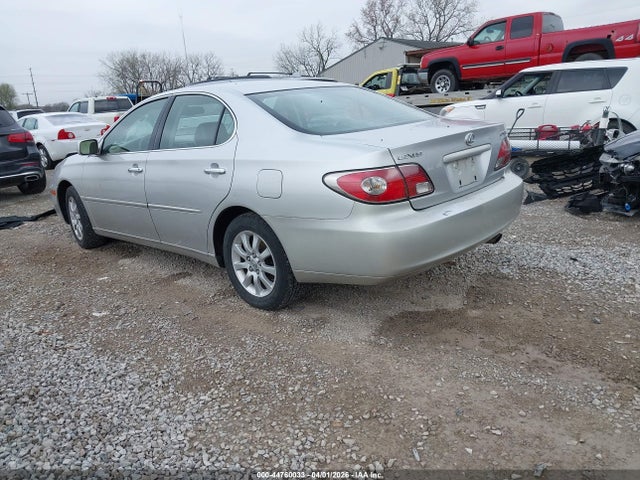 2002 LEXUS ES 300 JTHBF30G525008833 Photo 2