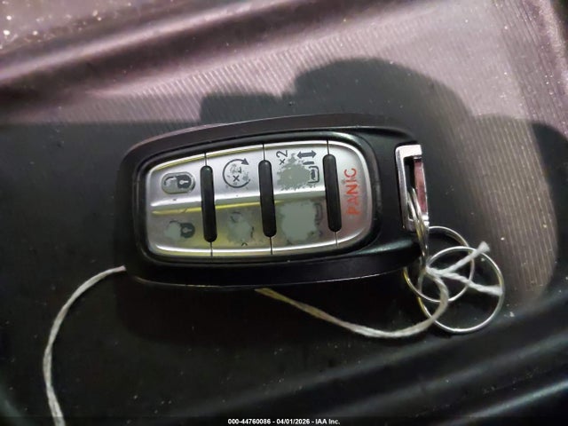 2020 Chrysler Voyager Lxi მანქანა იყიდება აუქციონზე, vin: 2C4RC1DG7LR163606, აუქციონის ნომერი: 44760086