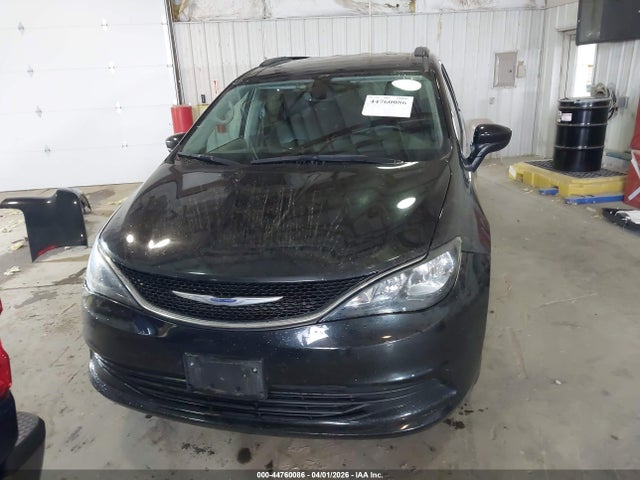 2020 Chrysler Voyager Lxi მანქანა იყიდება აუქციონზე, vin: 2C4RC1DG7LR163606, აუქციონის ნომერი: 44760086