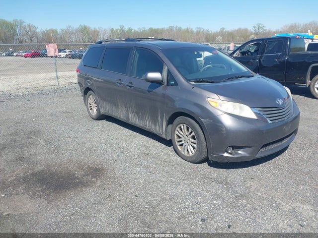 2011 TOYOTA SIENNA 5TDYK3DC8BS090243