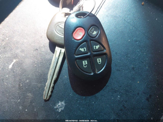 2011 TOYOTA SIENNA 5TDYK3DC8BS090243 Photo 10