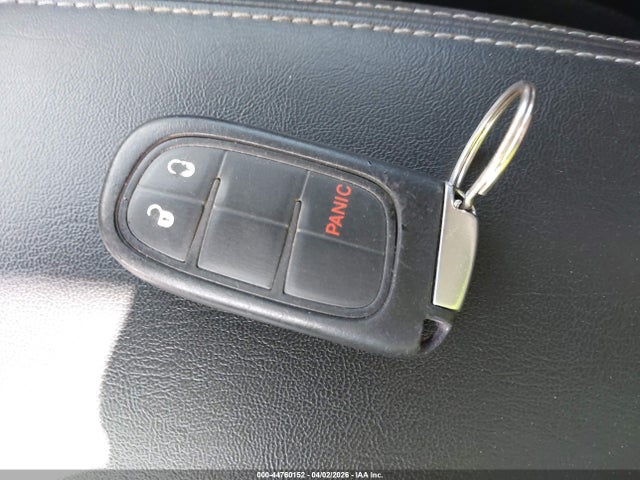 Продаж на аукціоні авто 2019 Jeep Cherokee Latitude Plus Fwd, vin: 1C4PJLLB0KD204397, номер лоту: 44760152