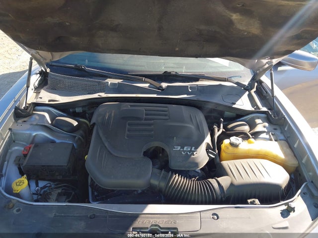 2C3CDXHG6JH210101 Dodge Charger Sxt Plus Rwd