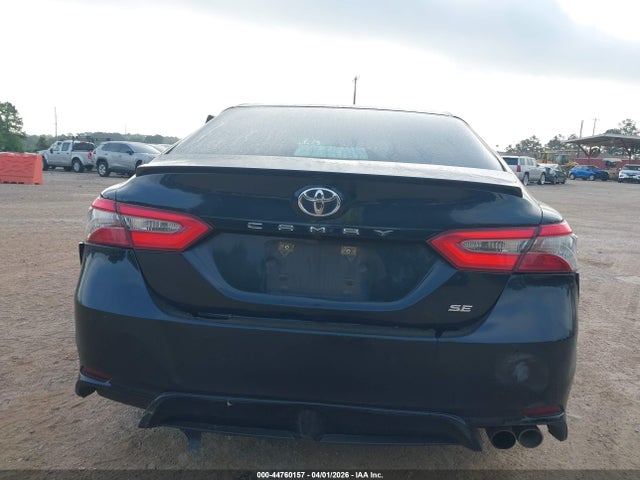 Продаж на аукціоні авто 2018 Toyota Camry Se, vin: 4T1B11HK2JU668521, номер лоту: 44760157