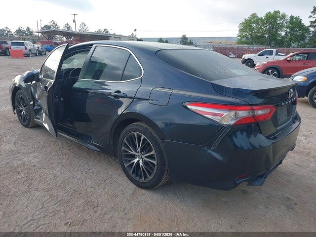 Продаж на аукціоні авто 2018 Toyota Camry Se, vin: 4T1B11HK2JU668521, номер лоту: 44760157