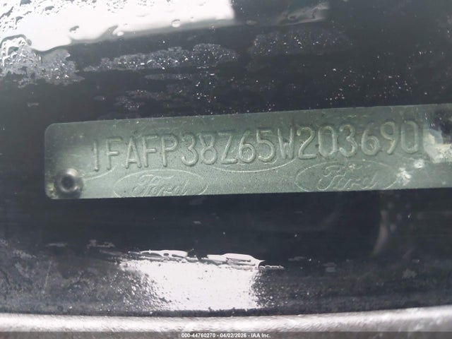 2005 FORD FOCUS 1FAFP38Z65W203690 Photo 8