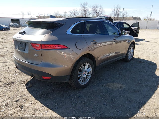 2017 JAGUAR F-PACE SADCK2BV4HA056884 Photo 3
