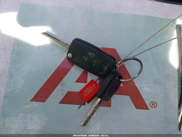 Продаж на аукціоні авто 2010 Volkswagen New Beetle 2.5l, vin: 3VWPG3AGXAM007248, номер лоту: 44760296