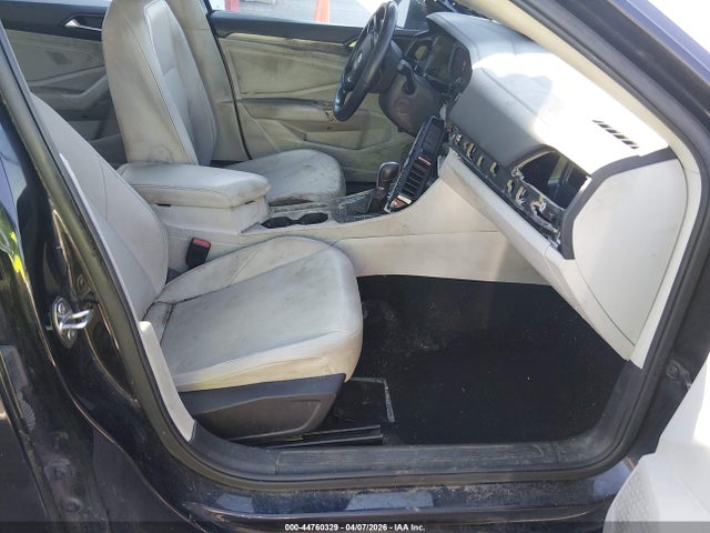 2019 Volkswagen Jetta 1.4t Sel მანქანა იყიდება აუქციონზე, vin: 3VWE57BU4KM030826, აუქციონის ნომერი: 44760329