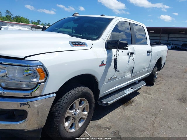 3C6UR5DL2RG195298 RAM 2500 Big Horn 4x4 6&#039;4 Box